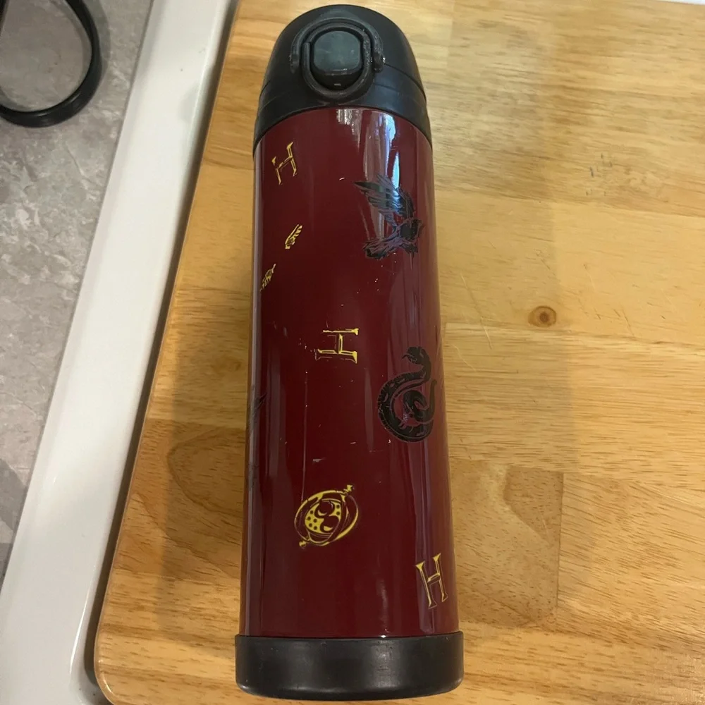 Pottery Barn Teen Harry Potter Hogwarts Slim Water Bottle - Picture 3 of 5